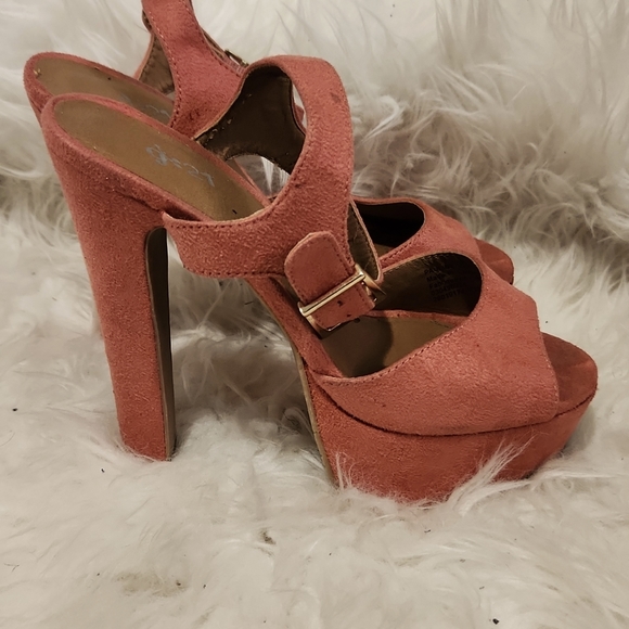 Open Strapped Heels size 6 - Picture 2 of 2